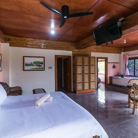 Shenanigans Glamping Resort Zamboanguita  외부 사진
