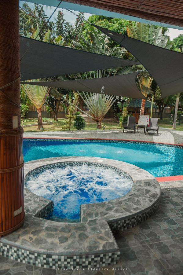 Shenanigans Glamping Resort Zamboanguita  외부 사진