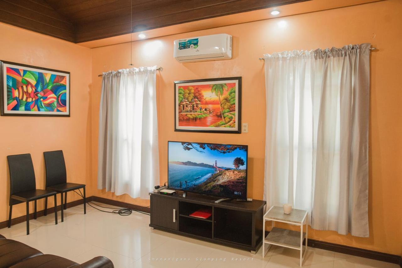 Shenanigans Glamping Resort Zamboanguita  외부 사진