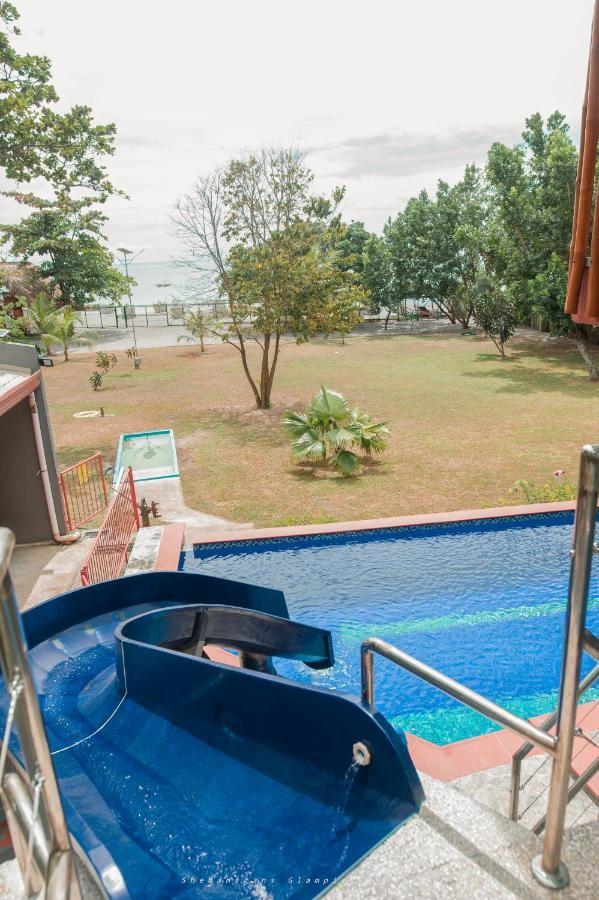 Shenanigans Glamping Resort Zamboanguita  외부 사진