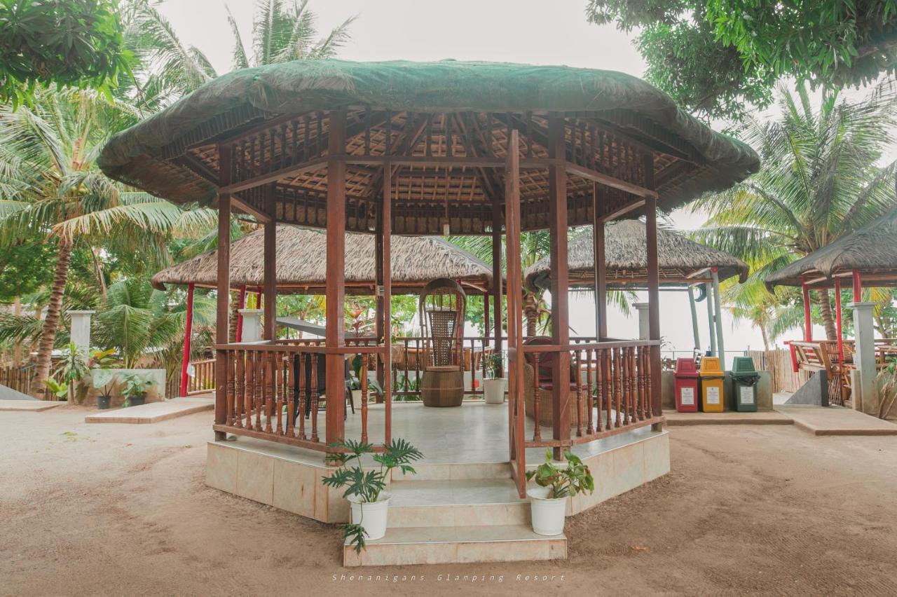 Shenanigans Glamping Resort Zamboanguita  외부 사진